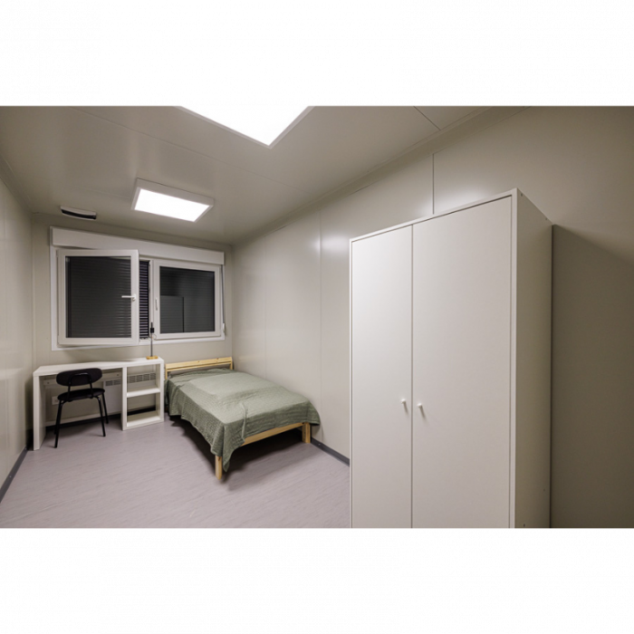 Axenstrasse Edificio container interno camera Avesco Rent