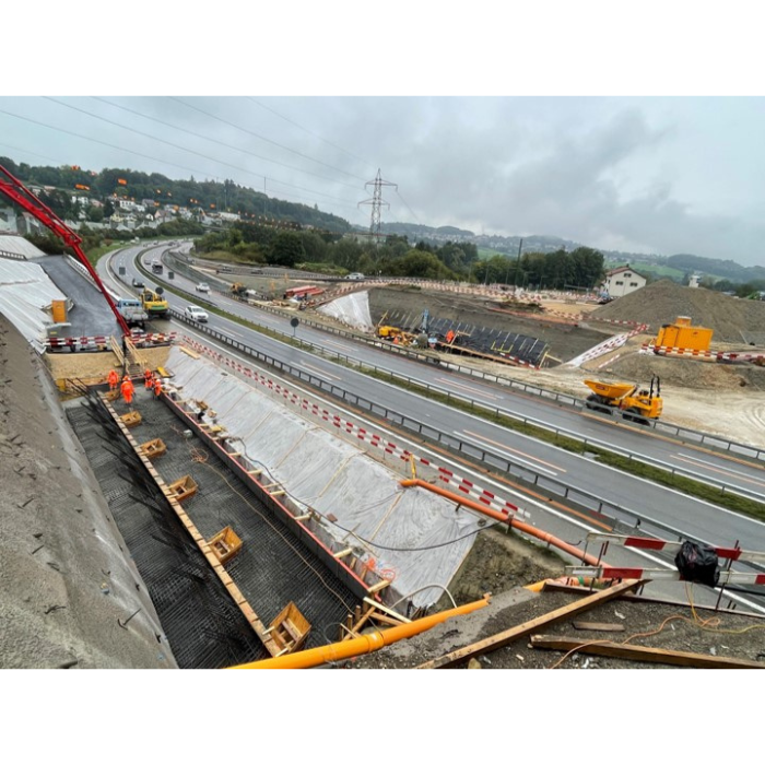 Luftaufnahme der Autobahnbaustelle Matran