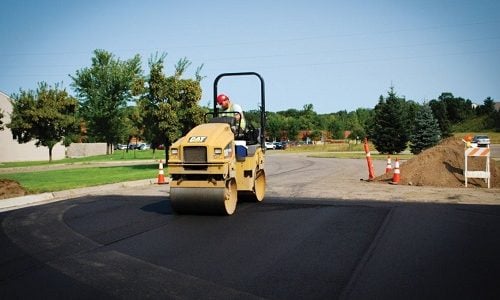 Location de Rouleau compresseur CAT CB22 (2.5 T)