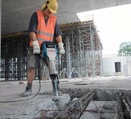 Brise-béton BOSCH 27 kg en chantier