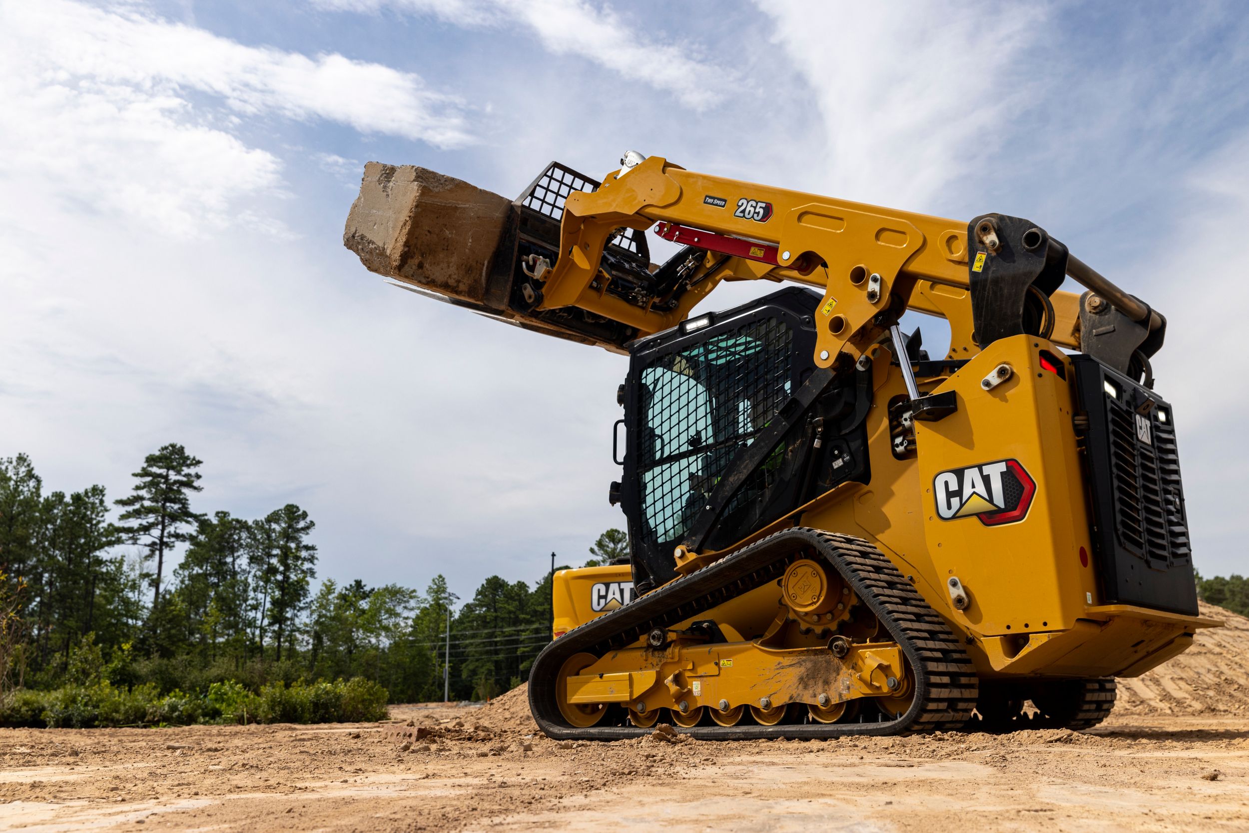 Caterpillar 255 - Noleggio