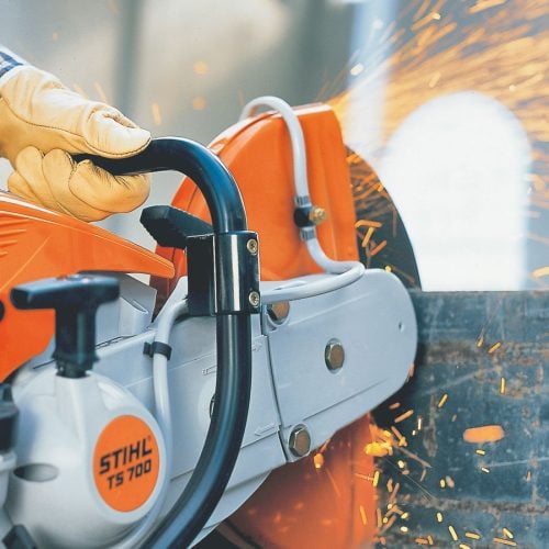Tronçonneuse à béton STIHL 700 sur le fer